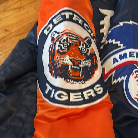 Brand new World Series tiger jacket - Picture 4 of 7